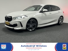 BMW 1-serie - 118i High Executive M-Sport | NAVI | HARMAN & KARDON | STOELVERWARMING | LEDEREN BEKLEDING