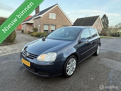 Volkswagen Golf - 1.6 FSI Sportline