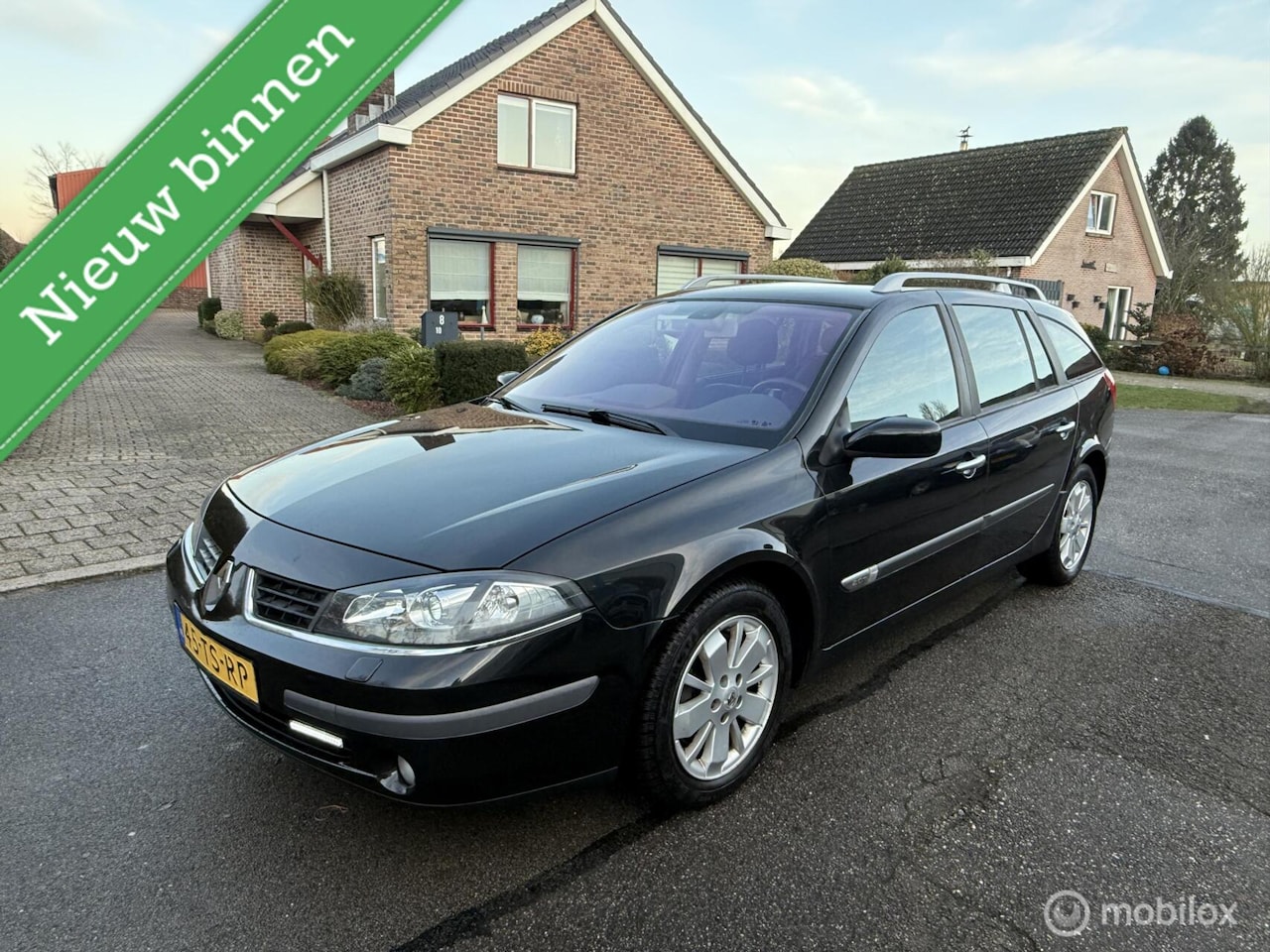 Renault Laguna Grand Tour - 2.0-16V T Tech Line 2.0-16V T Tech Line - AutoWereld.nl
