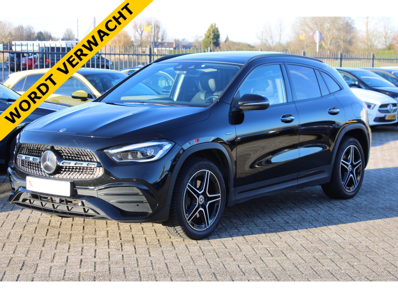 Mercedes-Benz GLA-Klasse - 250e AUT8 AMG Line NIGHT PAKKET PANORAMADAK MEMORY SFEER CARPLAY KEY-LESS GO - AutoWereld.nl