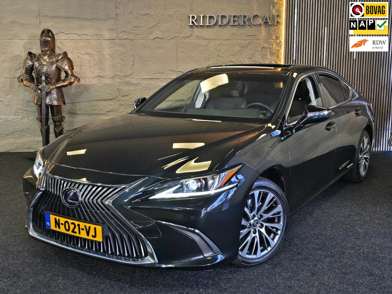 Lexus ES - 300h Preference Line Business|GARANTIE|NAP|CAMERA|ACC|CARPLAY|LEDER - AutoWereld.nl