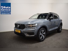 Volvo XC40 - T3 163pk AUT8 R-Design Pano/ Harman Kardon/ Camera/ Stoelverw./ PDC v+a/ Donker glas