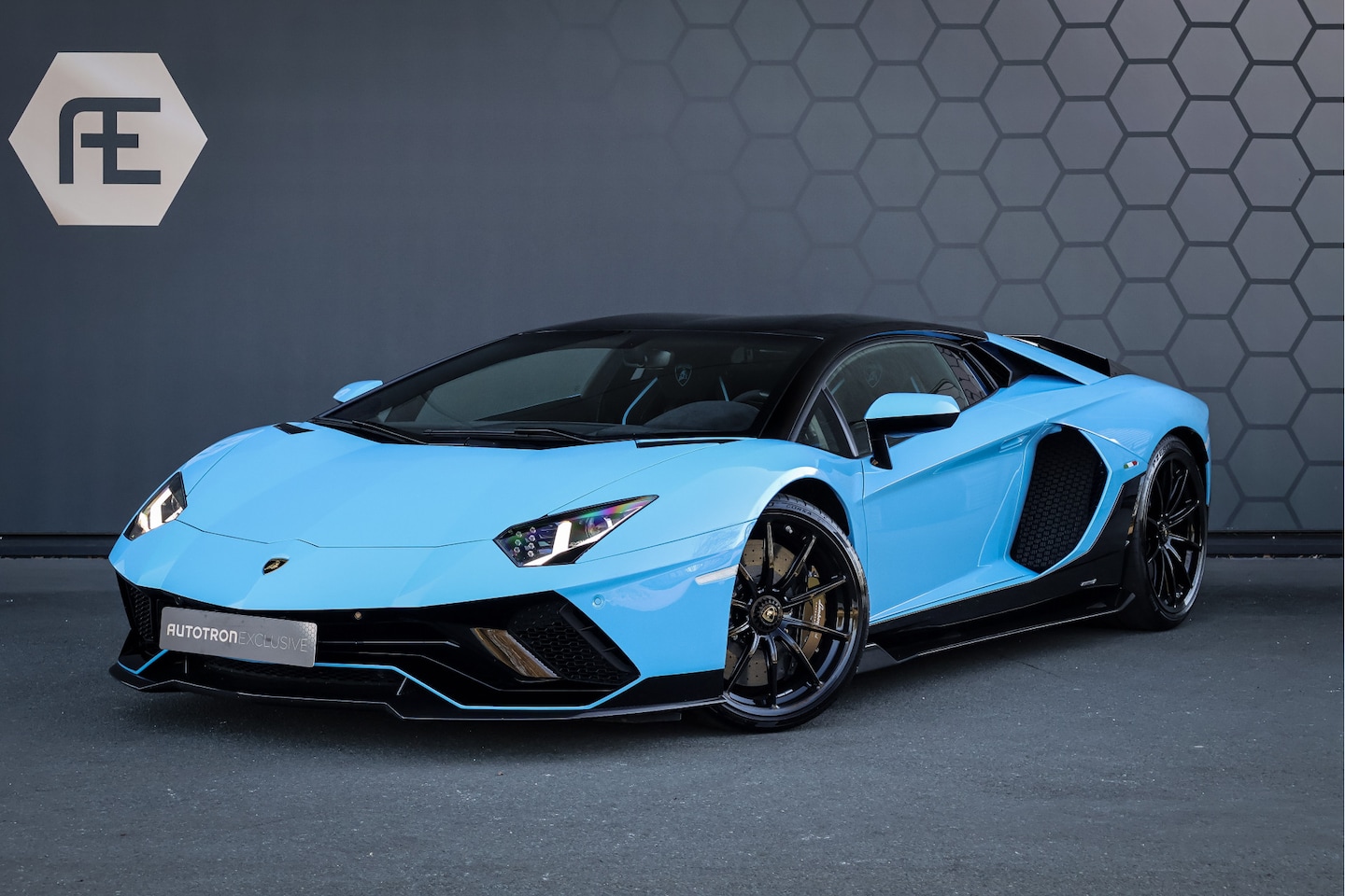 Lamborghini Aventador - Ultimae 6.5 V12 | 1 OF 350 | AD PERSONAM EXTERIOR & INTERIOR | BLU CEPHEUS | FULL CARBON | - AutoWereld.nl