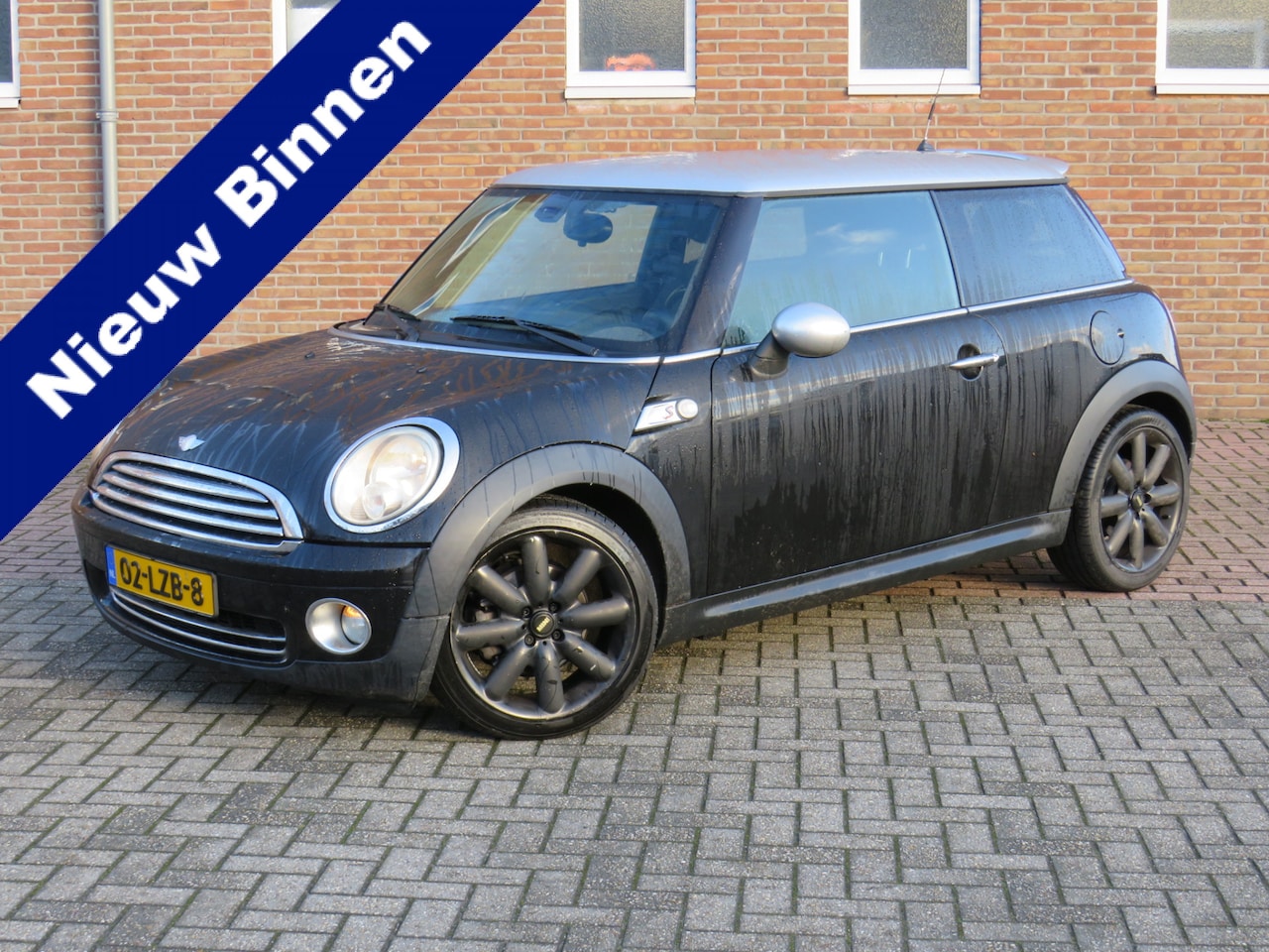 MINI Cooper - Mini 1.6 Pepper * Automatische Airco * 17 inch Lichtmetalen velgen * Dakspoiler * - AutoWereld.nl