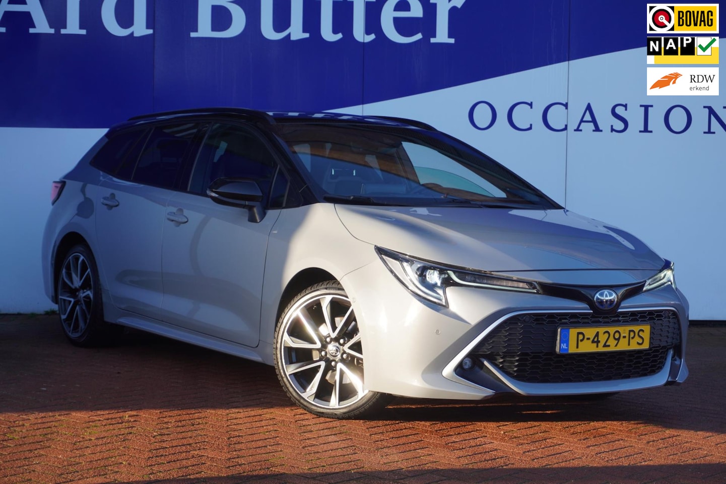 Toyota Corolla Touring Sports - 2.0 Hybrid Executive 184PK / 1EIG / HUD / Kuipstoelen / Camera / 18"LMV / = DEALER ONDERHO - AutoWereld.nl