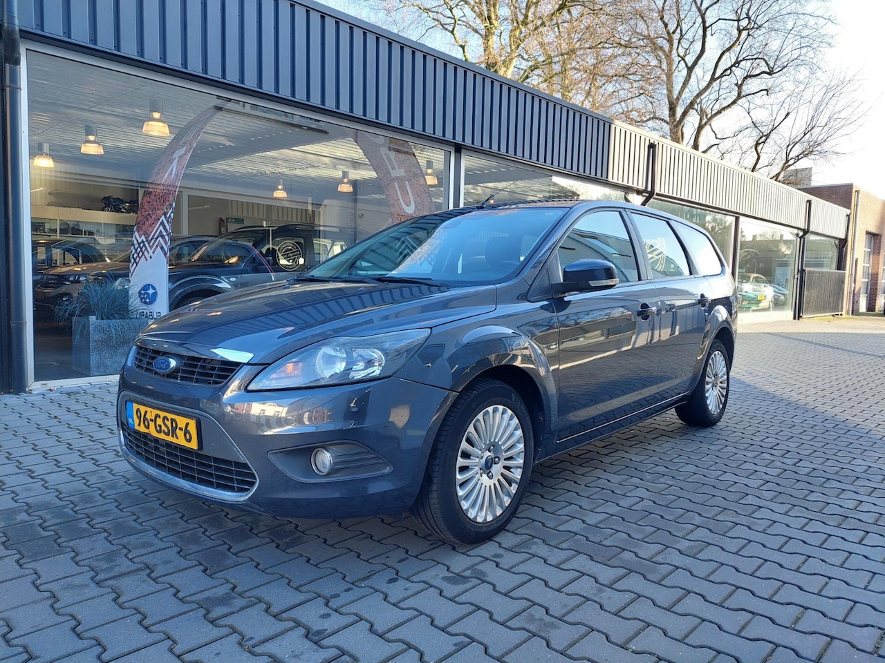 Ford Focus Wagon - 1.6 Titanium APK Januari 27 Android Play Origineel NL Trekhaak Parkeersensoren Climate Con - AutoWereld.nl