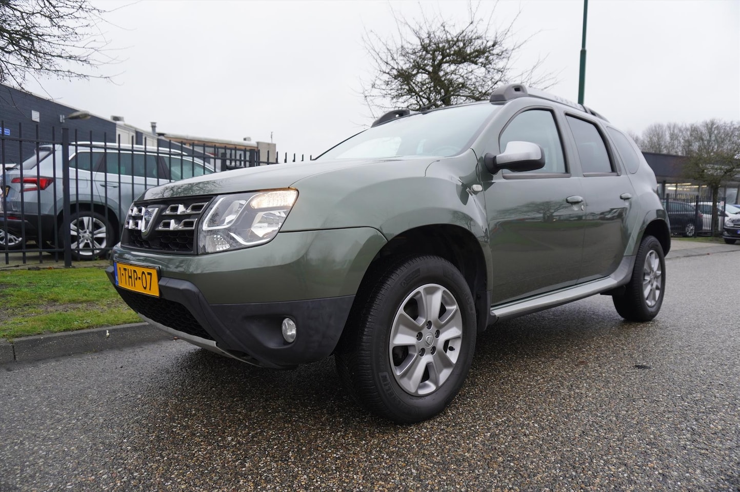 Dacia Duster - TCe 125pk 4x2 Prestige Airco Thaak LM Mooi - AutoWereld.nl