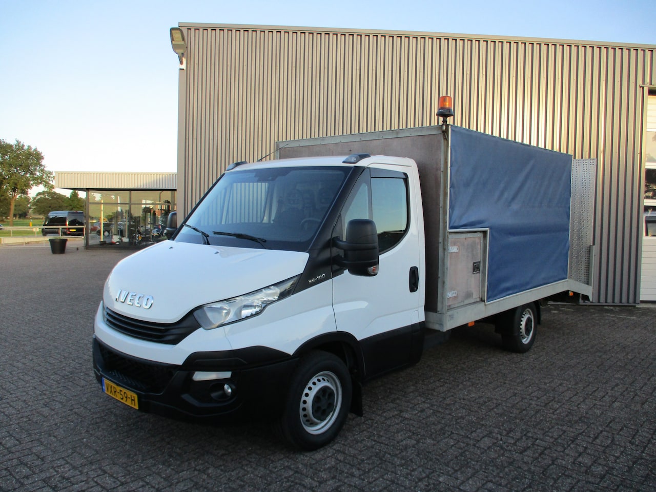 Iveco Daily - 35S14 Oprijwagen Laadbak Airco - AutoWereld.nl