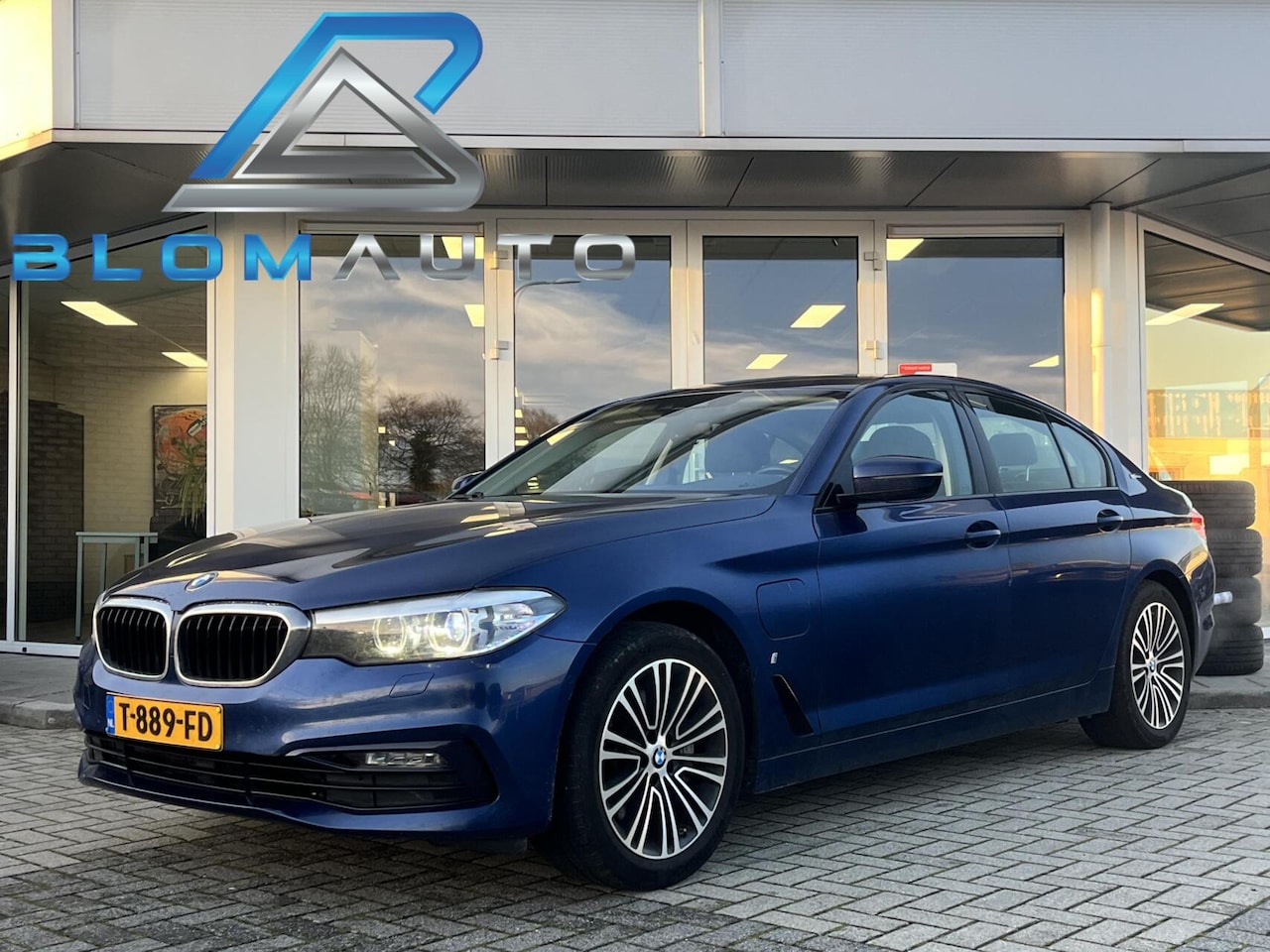BMW 5-serie - 530e iPerformance 252PK COMFORT STOELEN+CAMERA - AutoWereld.nl