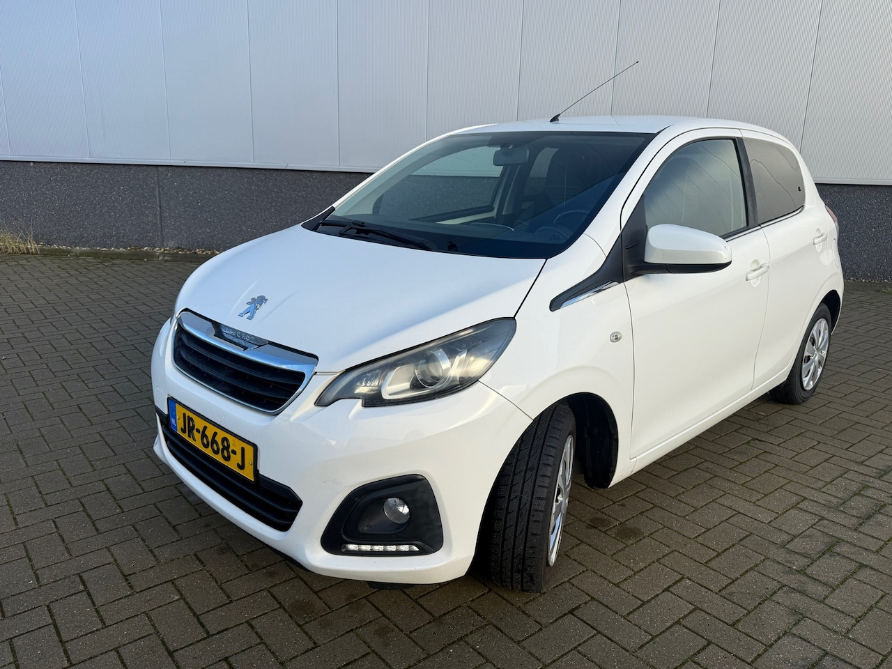 Peugeot 108 - 1.0 VTi Active AUTOMAAT - AutoWereld.nl