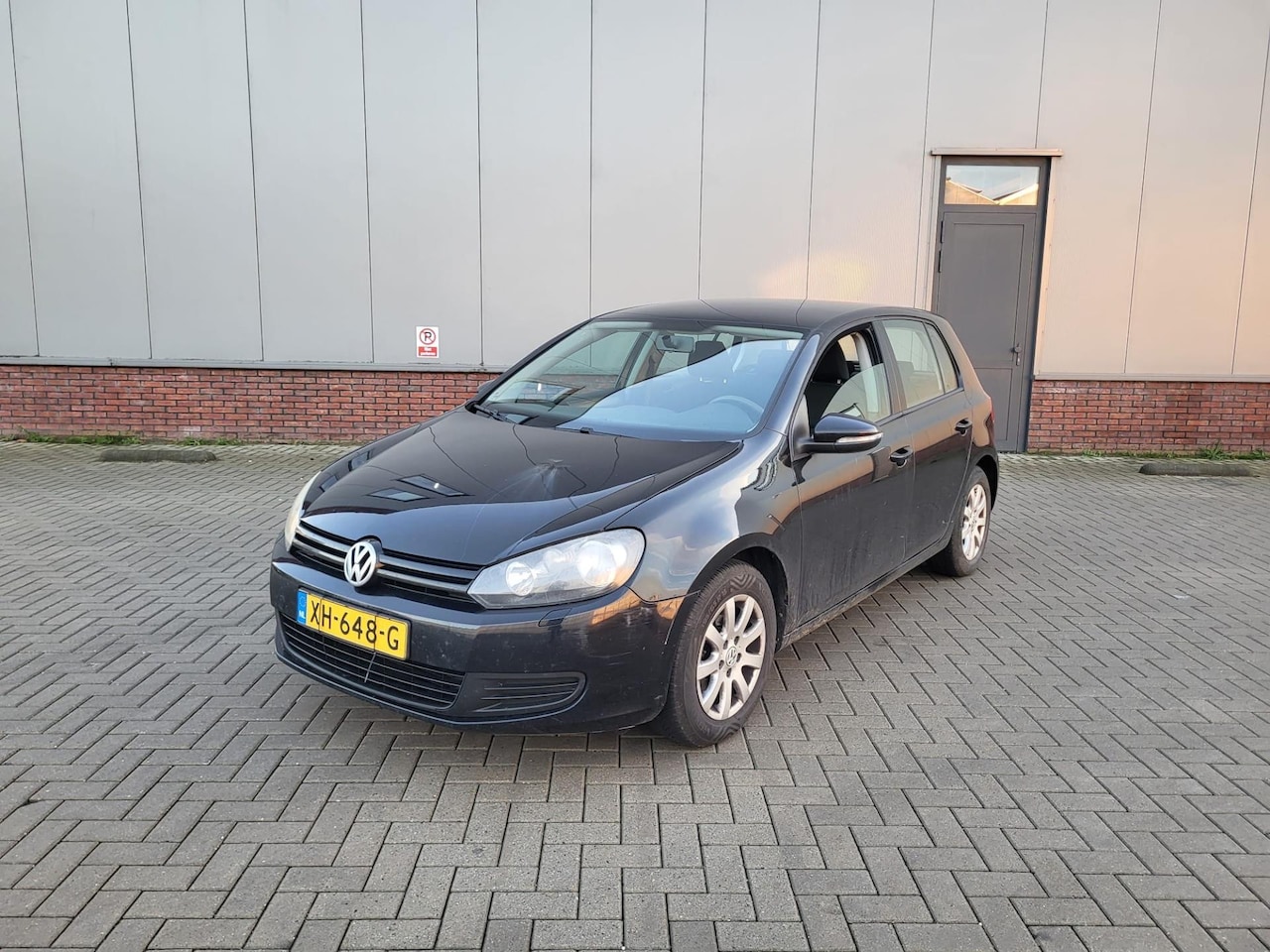 Volkswagen Golf - 1.6 TDI Trendline Clima Led Zwart 2009 - AutoWereld.nl