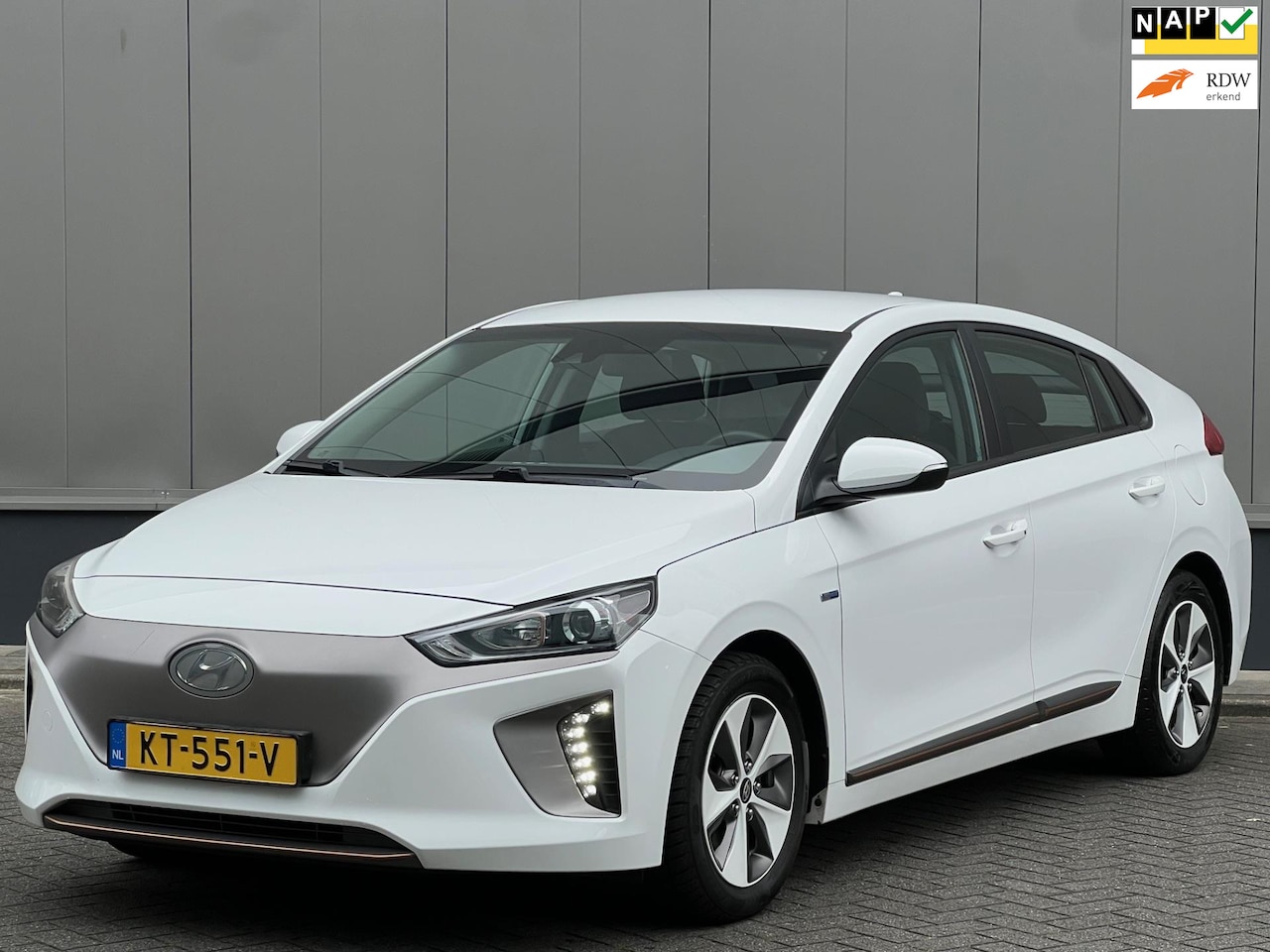 Hyundai IONIQ - Comfort EV + Thuislader Ori NL NAP - AutoWereld.nl