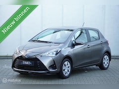 Toyota Yaris - 1.5 Hybrid Active|2020|18.766 KM