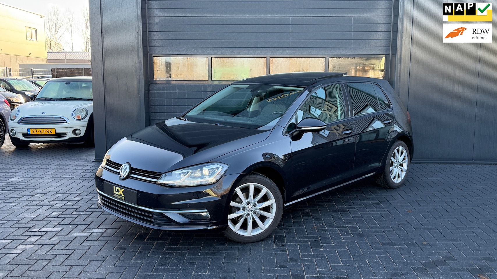 Volkswagen Golf - 1.0 TSI Highline Pano|Navi|DAB+ - AutoWereld.nl