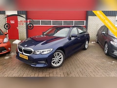 BMW 3-serie Touring - 318i Executive Edition VIRUTAL / AUTOMAAT / CARPLAY / LED / TREKHAAK / CRUISE / CLIMA / NA