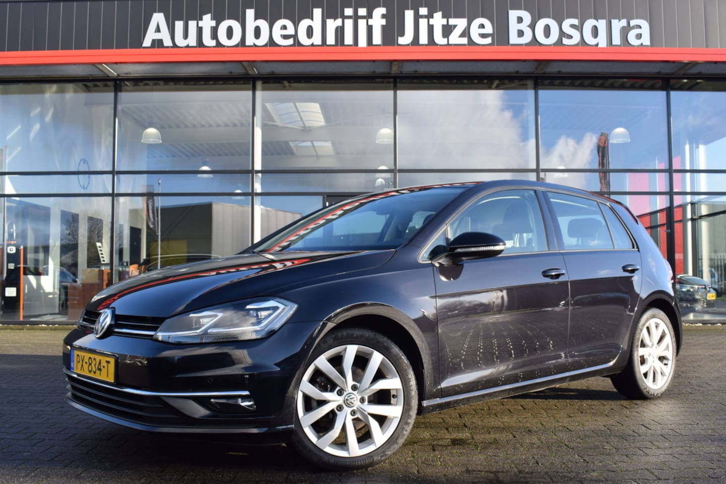 Volkswagen Golf - 1.5 TSi Automaat Highline LED | Carplay | Alcantara | Sportstoelen | Full Map Navi | ECC - AutoWereld.nl