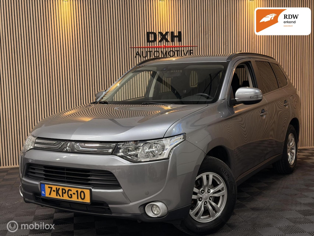 Mitsubishi Outlander - 2.0 Intense AUT 2eEIGNR NAVI TREKHK PDC - AutoWereld.nl