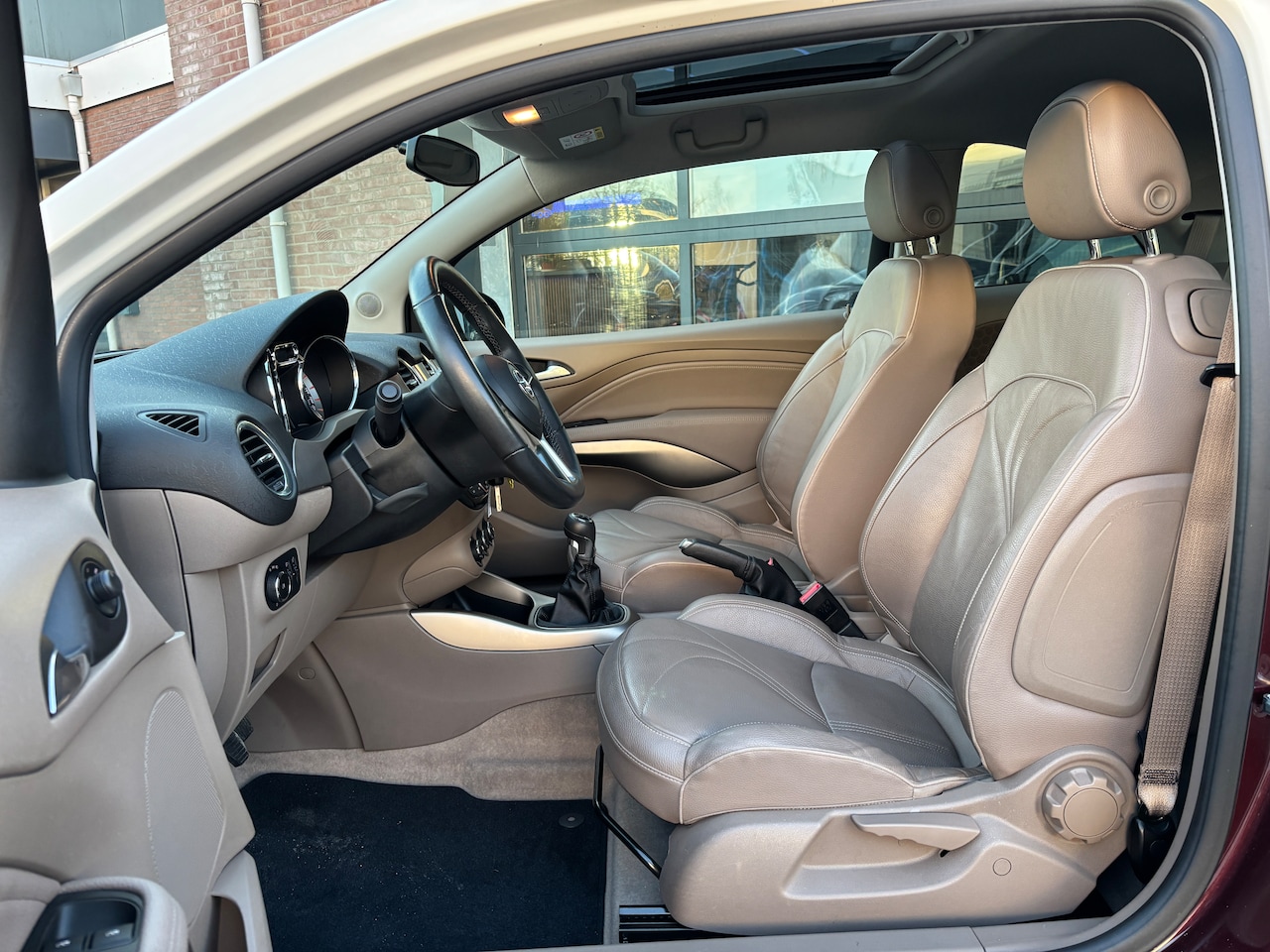 Opel ADAM - 1.2 Glam | Org-NL auto. 1e eig. Leder. Lage km! Pano.