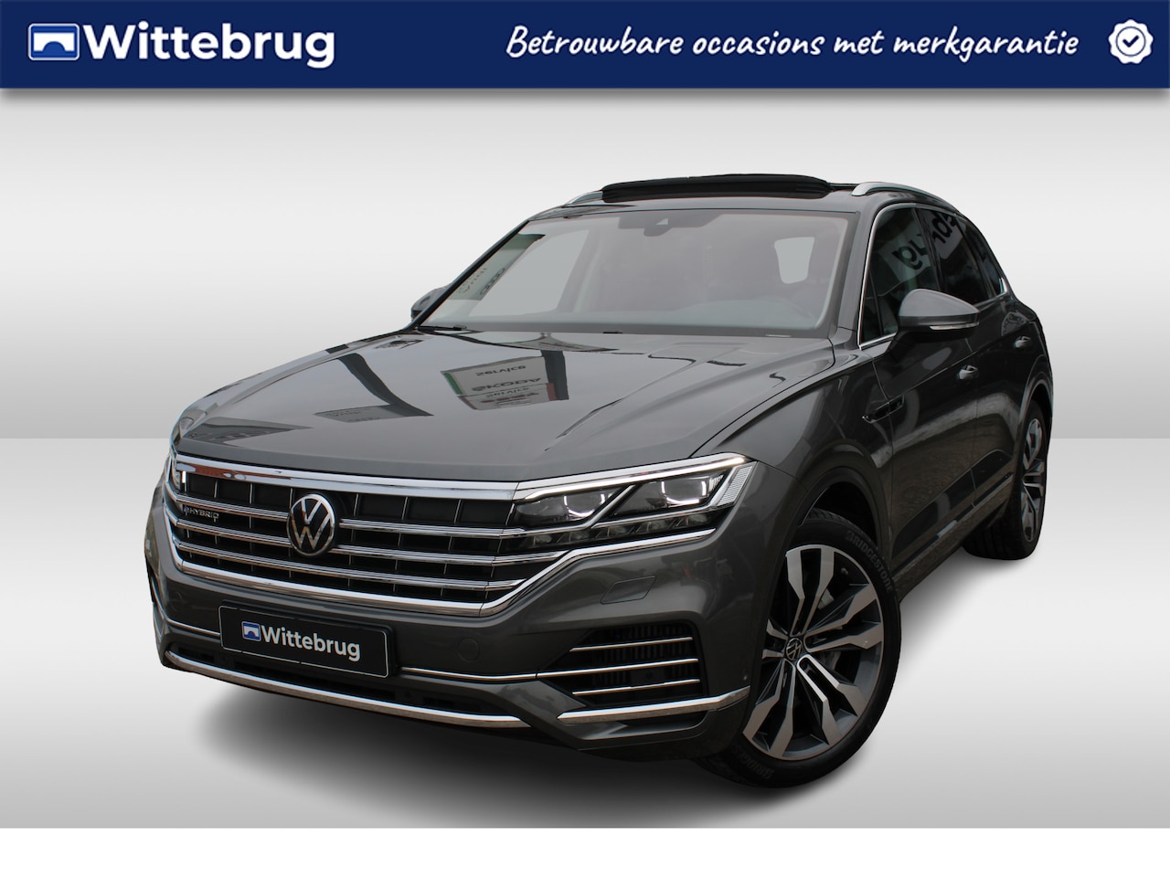 Volkswagen Touareg - 3.0 TSi 381pk eHybrid 4MOTION ELEGANCE / Panorama dak / LEDER / Luchtvering / Zwenkb trekh - AutoWereld.nl