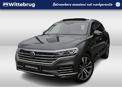 Volkswagen Touareg - 3.0 TSi 381pk eHybrid 4MOTION ELEGANCE / Panorama dak / LEDER / Luchtvering / Zwenkb trekh