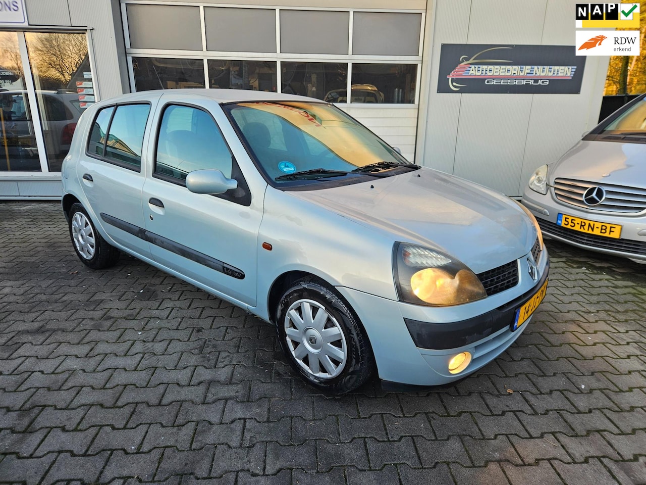 Renault Clio - 1.4-16V Privilège 5-DEURS...AIRCO - AutoWereld.nl
