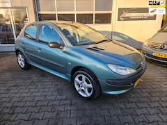 Peugeot 206 - 1.1 XR 5-DEURS