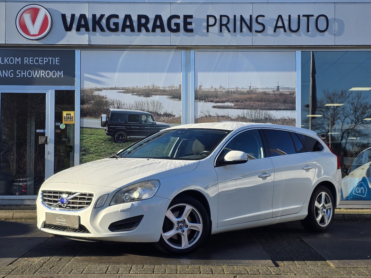 Volvo V60 - 1.6 T4 Momentum |NAVI|STOELVW|CRUISE|CLIMATE| - AutoWereld.nl