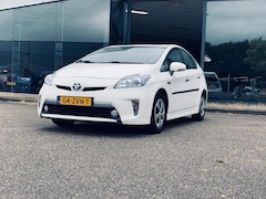 Toyota Prius - 1.8 Plug-in Aspiration, Leder bekleding, Trekhaak, Navi, Cruise Control