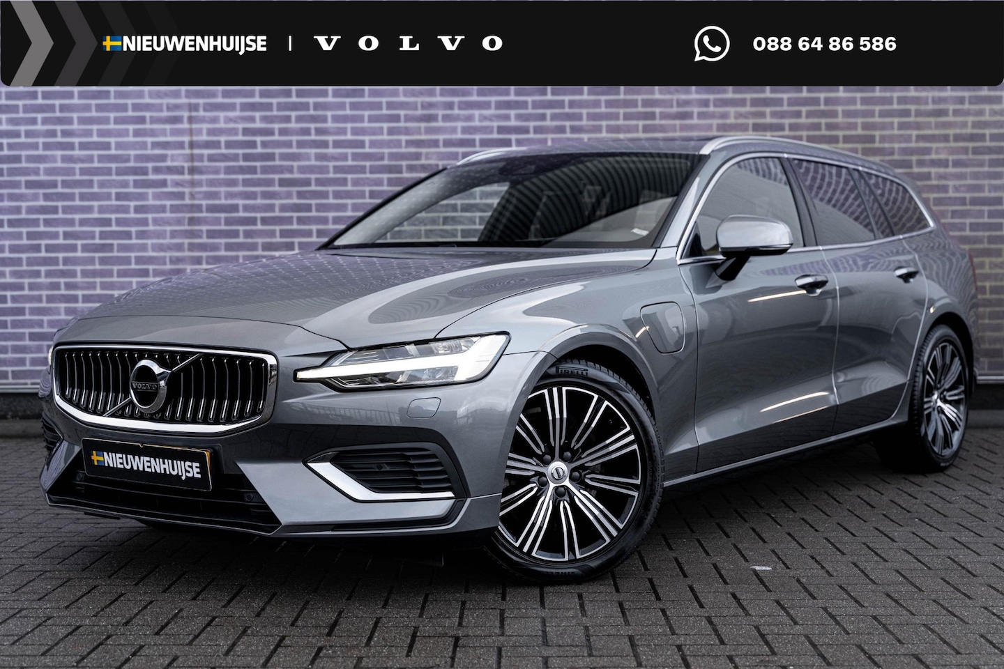 Volvo V60 - 2.0 T8 Twin Engine AWD Inscription | Massage stoelen | Schuif- / Kanteldak | Head-up Displ - AutoWereld.nl