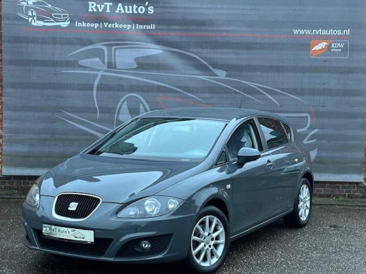 SEAT Leon - 1.6 Hattrick 1.6 Hattrick Nieuwstaat,Airco,Bleutooth,Cruisecontrol,Garantie - AutoWereld.nl