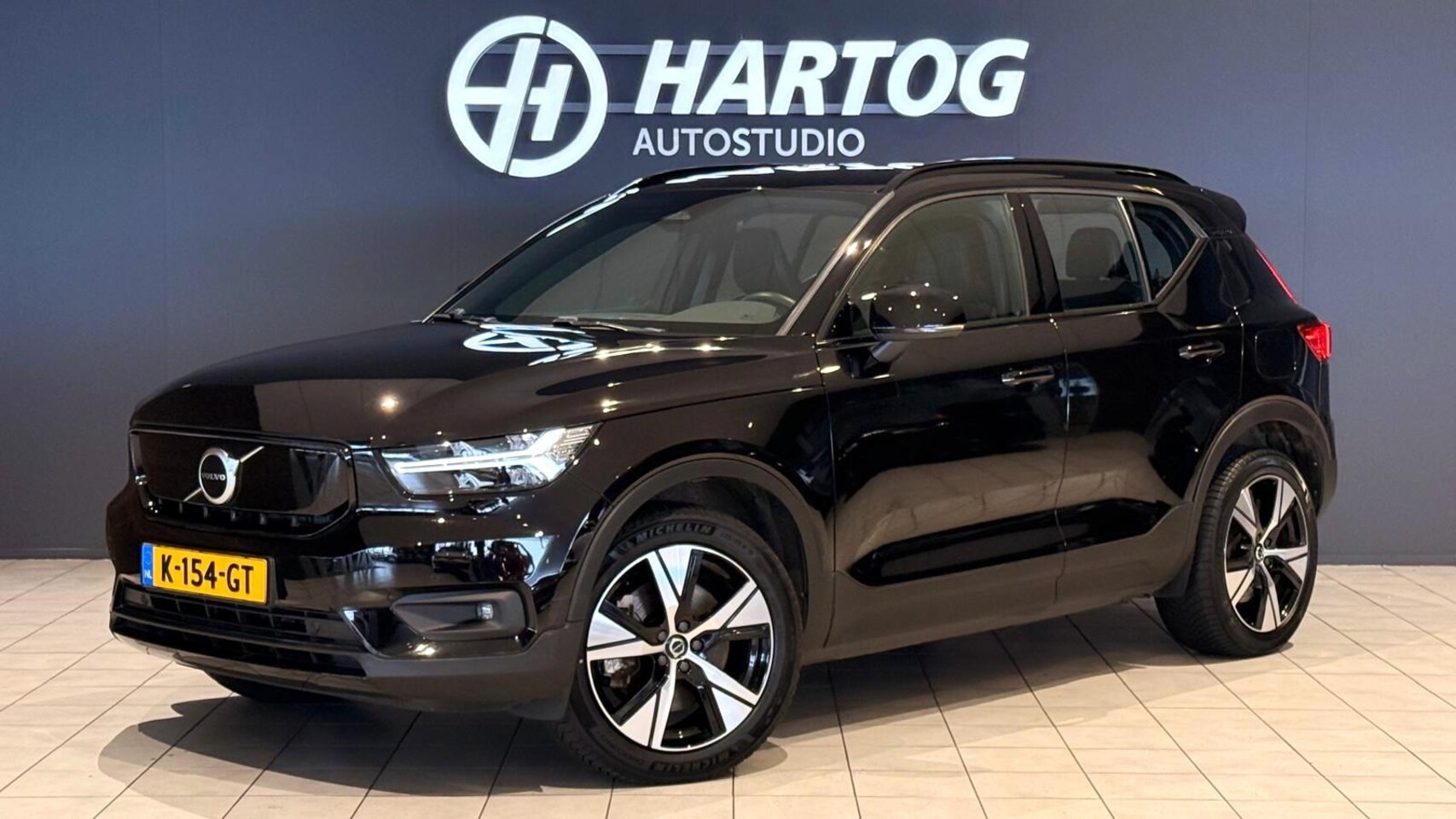 Volvo XC40 - Recharge P8 AWD R-Design 408pk + MEMORY / CAMERA / STOEL+STUURVERWARMING - AutoWereld.nl