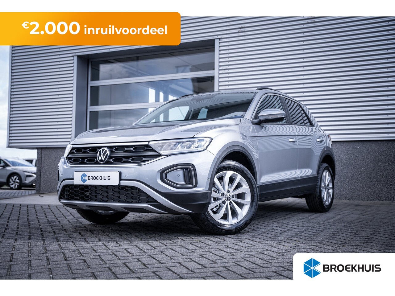 Volkswagen T-Roc - Life Edition Inclusief €2000,- inruilvoordeel | 'App-Connect' draadloze smartphone integra - AutoWereld.nl