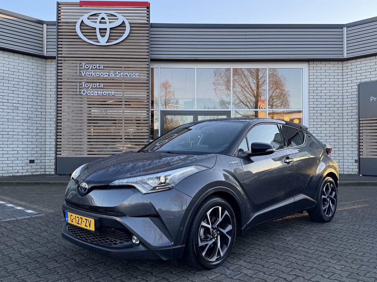 Toyota C-HR - 1.8 HYBRID STYLE ULTIMATE BI-TONE JBL-AUDIO STOEL/STUURVERW NAVI BLIND-SPOT PARK-SENSOREN - AutoWereld.nl