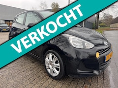 Hyundai i10 - 1.0i Comfort navi, cruise , airco , apple car-play , elec pakket 16" sport wielen, multi-s