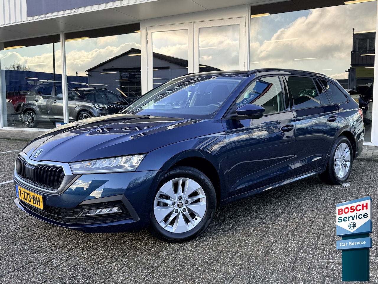 Skoda Octavia Combi - 1.0 TSI Ambition | LED | PDC v+a | DAB | Carplay/Android | Cruise Control | ECC | Trekhaak - AutoWereld.nl