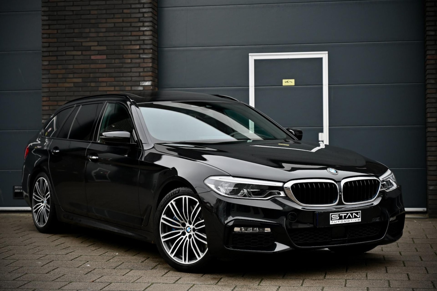 BMW 5-serie Touring - 540i xDrive High Executive 540I XDRIVE HIGH EXECUTIVE, M-PAKKET | ACC, PANO, SOFTCLOSE, 360 VIEW - AutoWereld.nl