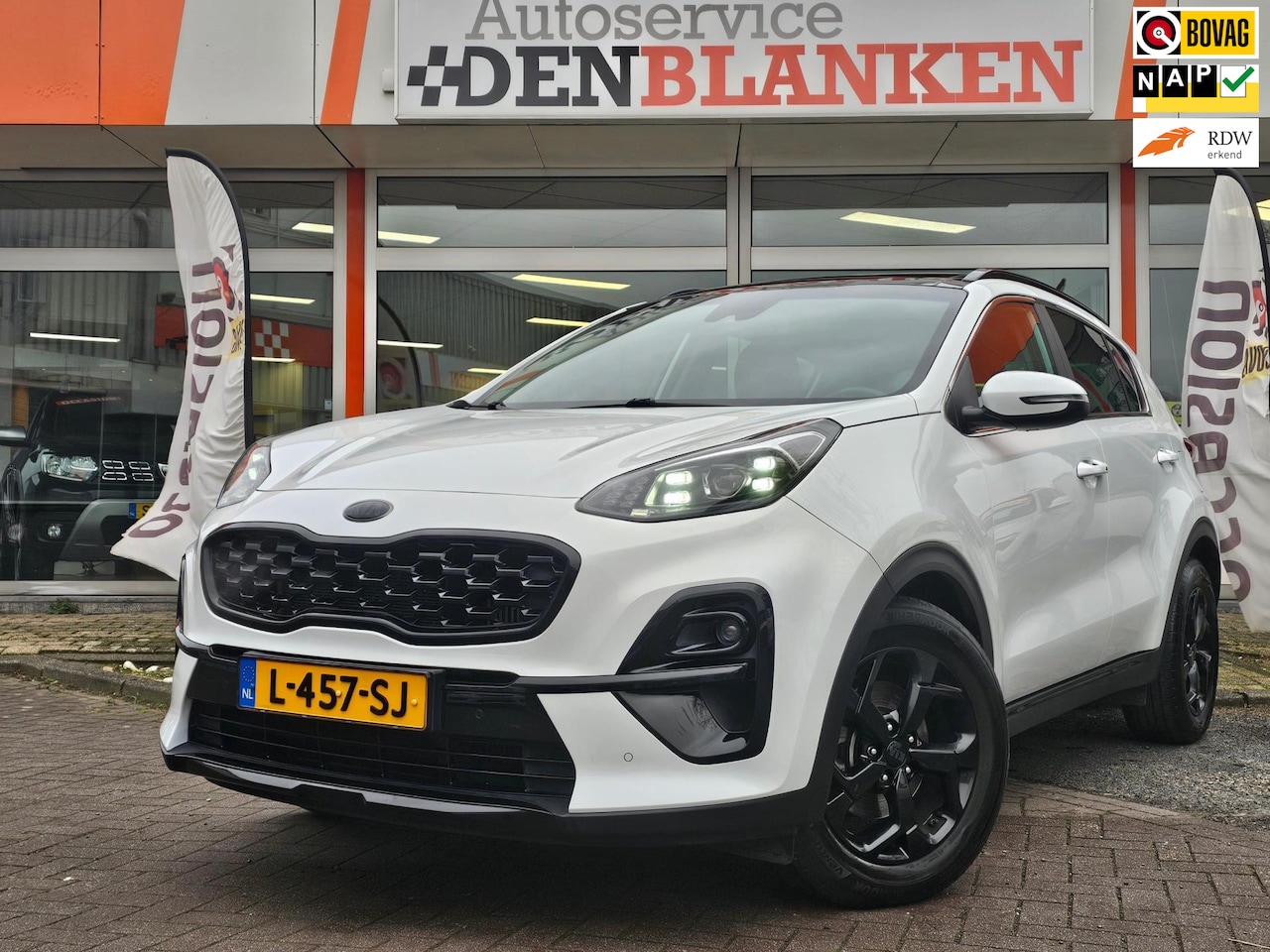 Kia Sportage - 1.6 T-GDI Black Edition Automaat BJ.2021 / Panodak / Leder / Navi / Camera / Keyless / 17" - AutoWereld.nl