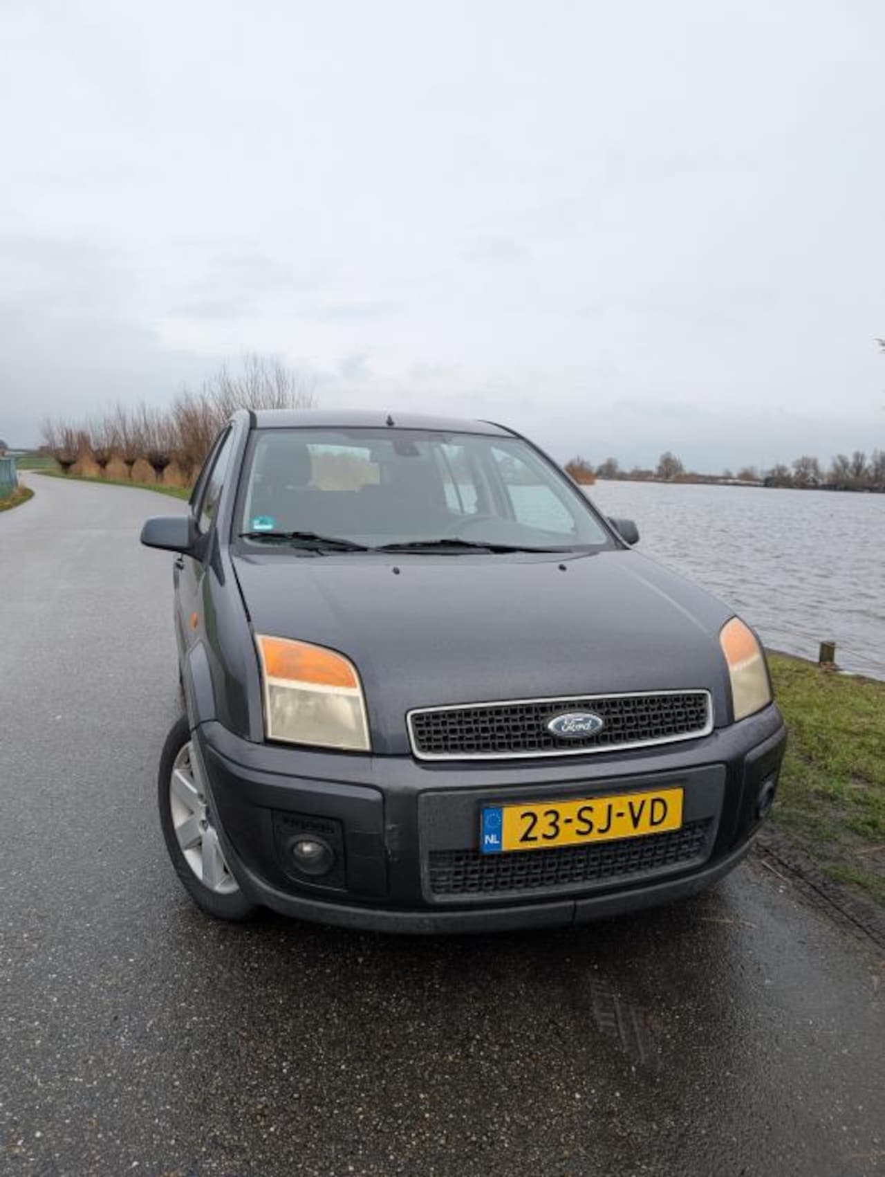 Ford Fusion - 1.6 Futura FULL AUTOM ALLSEASON BANDEN - AutoWereld.nl
