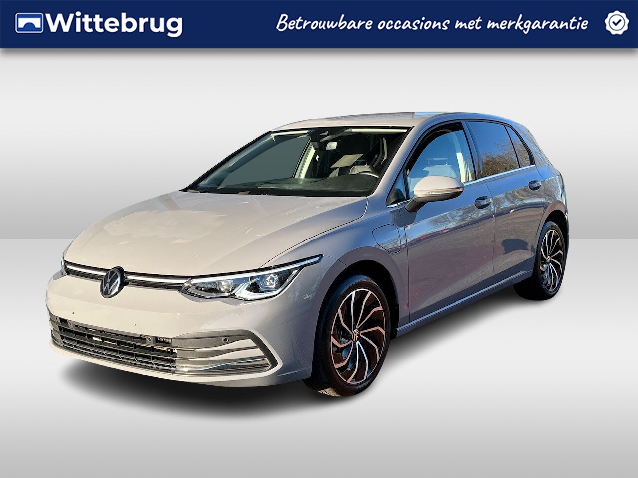 Volkswagen Golf - 1.4 eHybrid DSG Style / IQ Led / Geheugenstoel / Achteruitrij camera / 17'' LMV / Stuur & - AutoWereld.nl