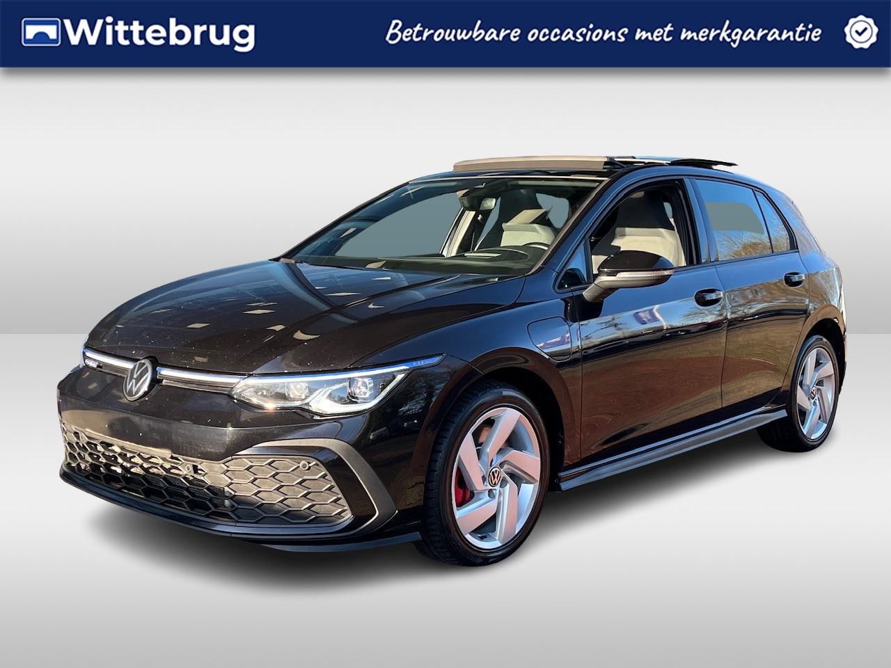 Volkswagen Golf - 1.4 245pk DSG eHybrid GTE / Panorama dak / IQ Led / Camera / Standkachel / Stuur & Stoelve - AutoWereld.nl