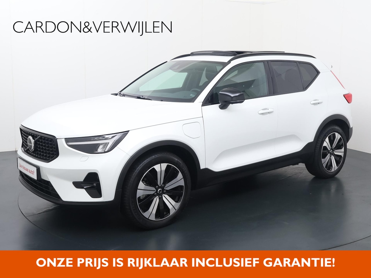 Volvo XC40 - 1.5 T5 Plug-in hybrid Ultimate Dark | 262 Pk | SoH 92% | Panoramadak | Wegklapbare trekhaa - AutoWereld.nl