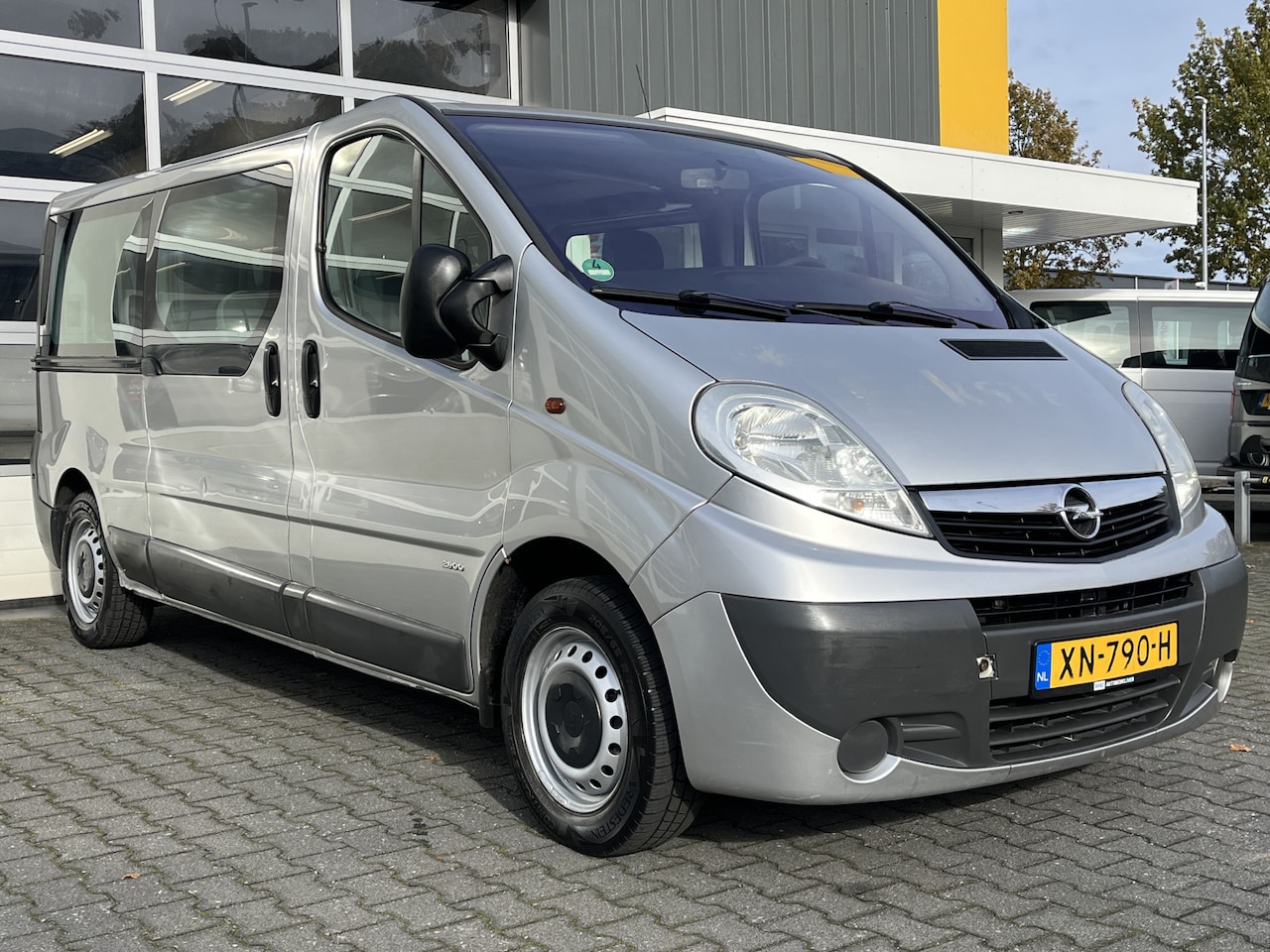 Opel Vivaro Combi - 2.0i L2H1 9-persoons Airco Trekhaak Personenbus Kombi Tourer Taxi Groepsvervoer - AutoWereld.nl