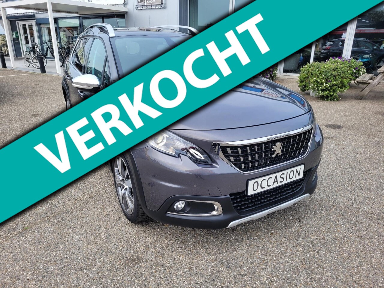 Peugeot 2008 - 1.2 PureTech Allure CROSSWAY Treekhak ALCANTARA LEER / NAVIGATIE / CAMERA / AUOTMAAT - AutoWereld.nl