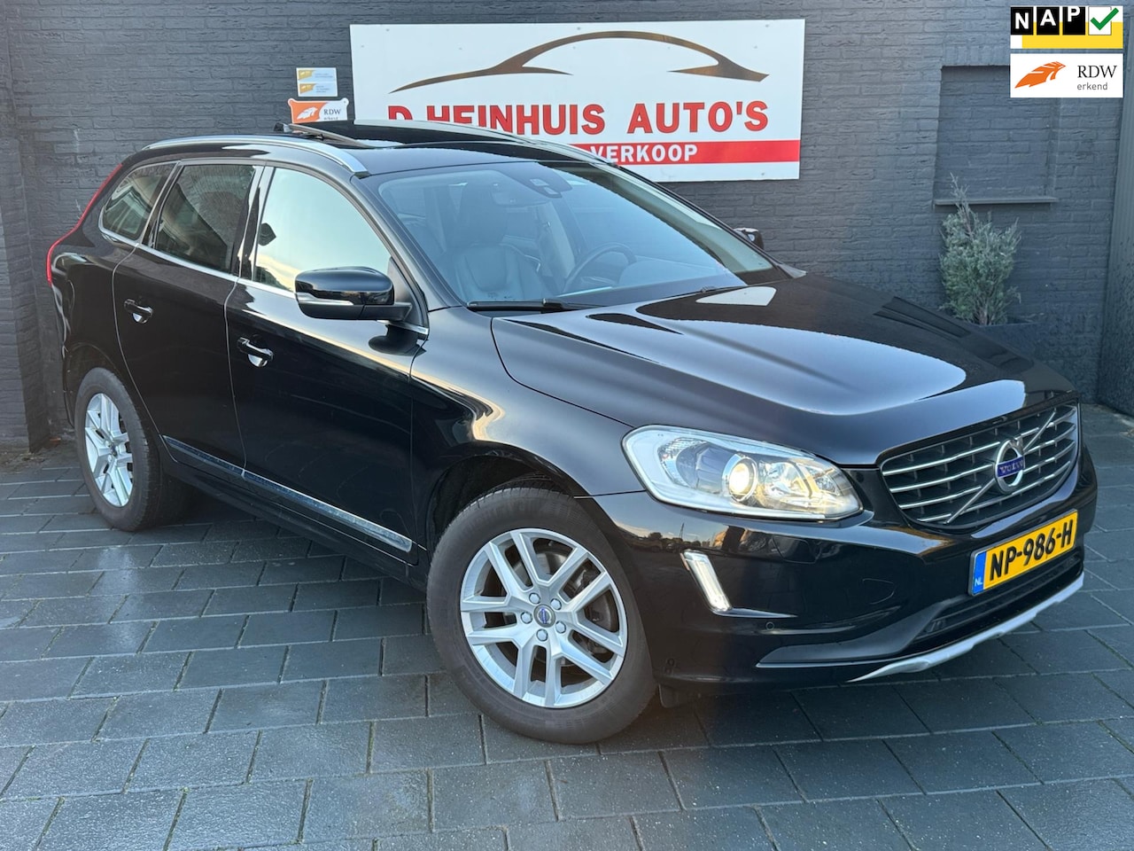 Volvo XC60 - 2.0 D4 Polar+ Pano|Leder|Zeer mooie auto - AutoWereld.nl