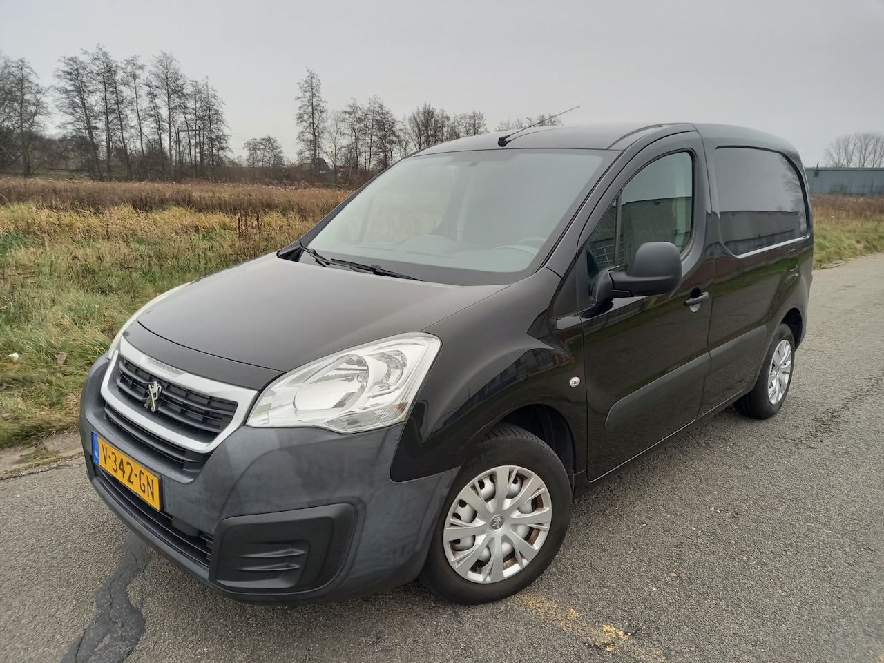 Peugeot Partner - 120 1.6 BlueHDi 75 L1 XR 120 1.6 BlueHDi 75 L1 XR - AutoWereld.nl