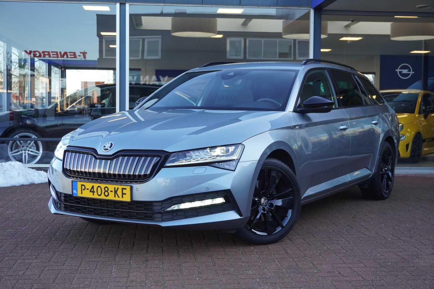 Skoda Superb Combi - 1.4 TSI iV Sportline Business Automaat | Airco | Elek. pakket | Trekhaak | Vol opties | In - AutoWereld.nl