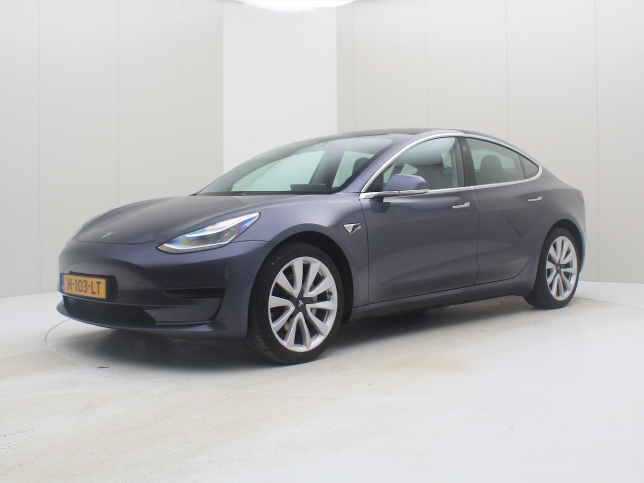 Tesla Model 3 - Standard RWD Plus [ AUTOPILOT+19" LMV+60 kWh+PREMIUM AUDIO ] - AutoWereld.nl
