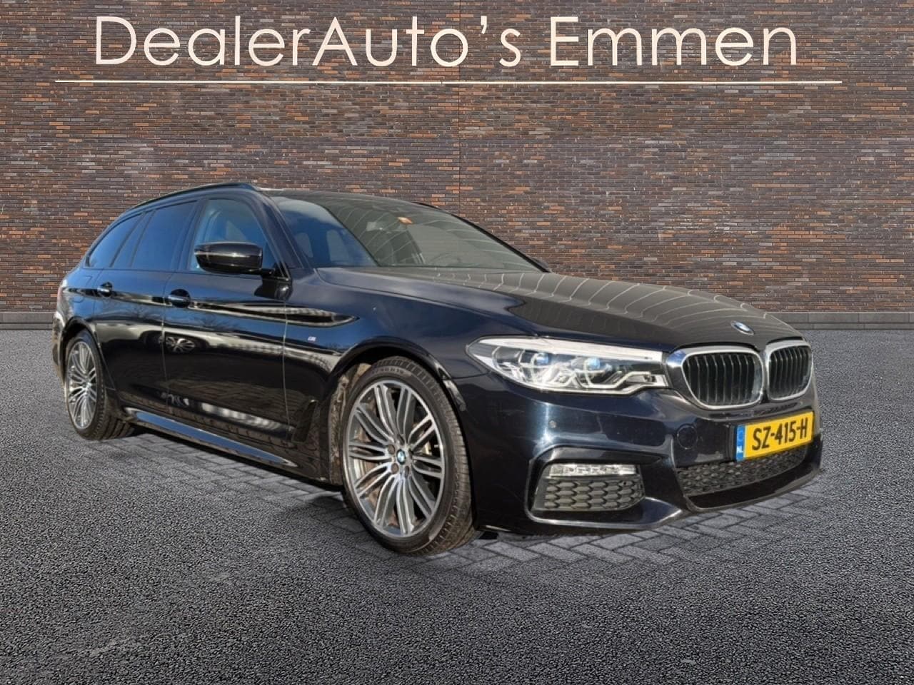 BMW 5-serie Touring - 520d M-SPORT PANODAK VOL! - AutoWereld.nl