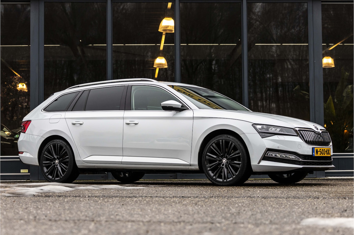 Skoda Superb Combi - 1.4 TSI iV Business Edition Plus 1.4 TSI iV Business Edition Plus - AutoWereld.nl