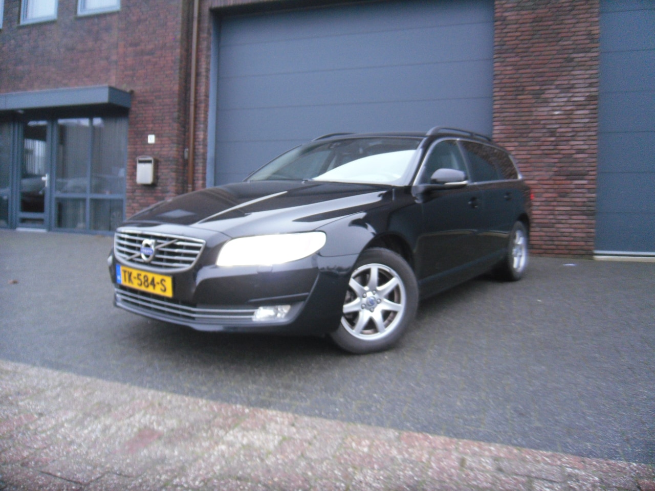 Volvo V70 - 2.0 D4 Summum Lederen bekleding - AutoWereld.nl